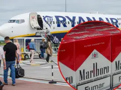 Pasażerowie wsiadają do samolotu Ryanair, a w tle widać paczki papierosów Marlboro. Zastanawiasz się, ile gotówki można przewieźć samolotem?